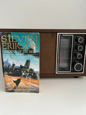 Gardens of the Moon - Steven Erikson